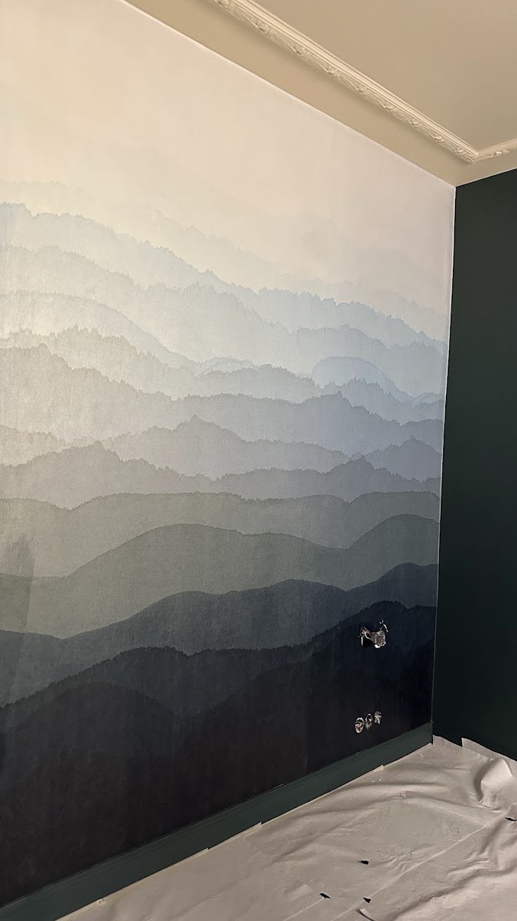 Tapisserie panoramique dans une chambre